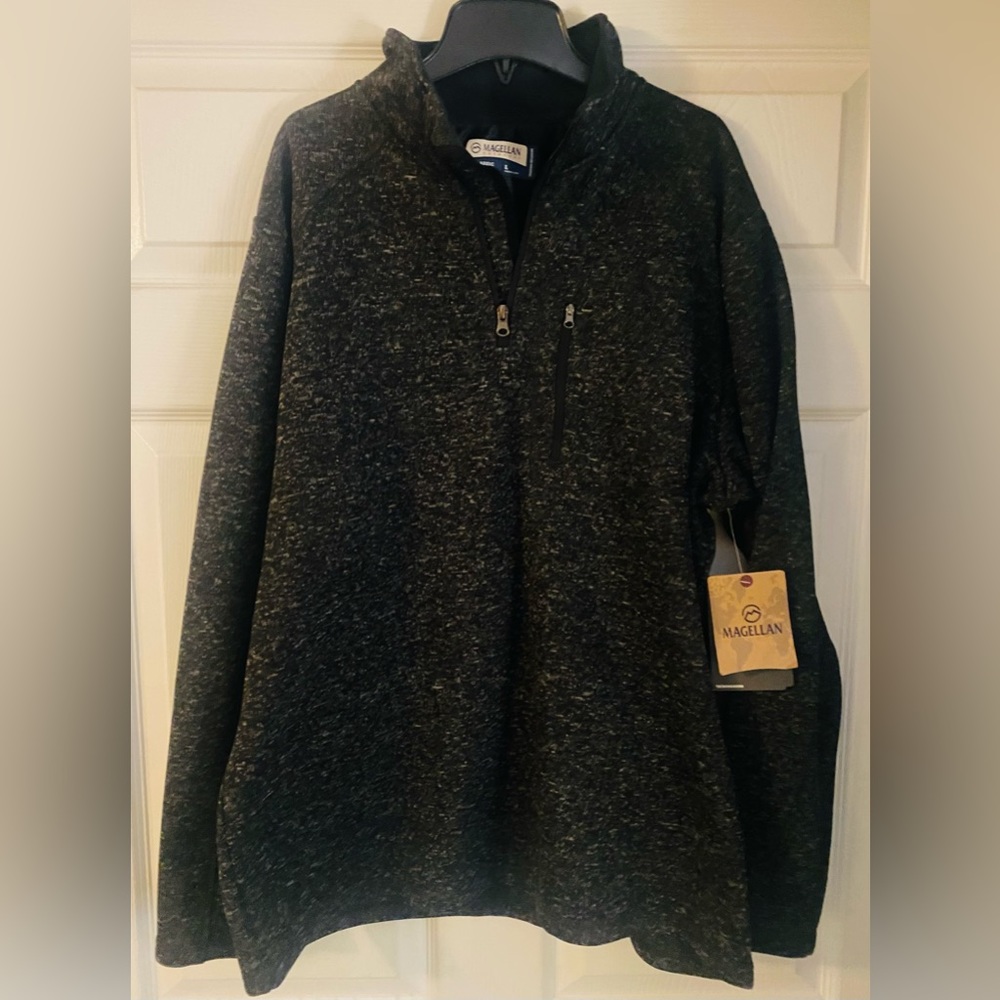 Men’s 1/4 zip fleece pullover.  Magellan size large